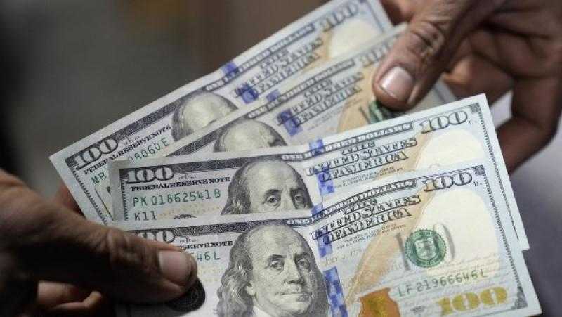 خبير مصرفي: الدولار لن يستمر في الارتفاع أمام الجنيه بالبنوك
