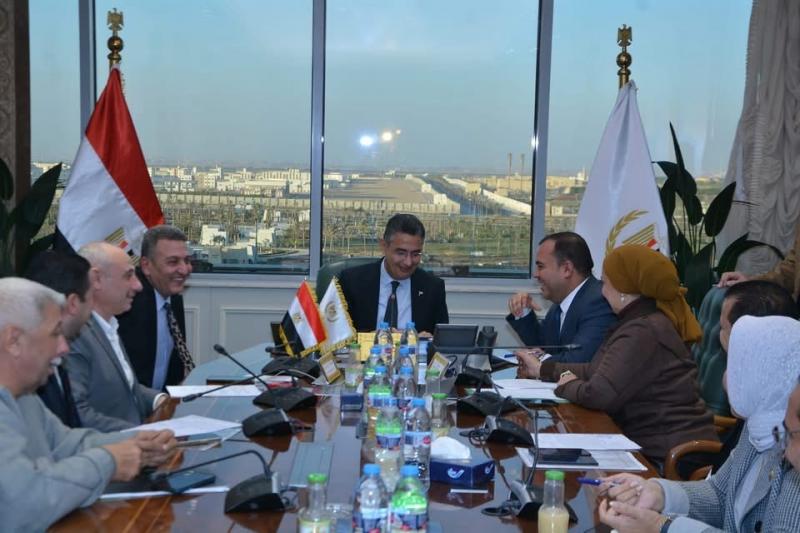 وزير التموين يلتقي بعدد من السادة أعضاء مجلسي النواب والشيوخ