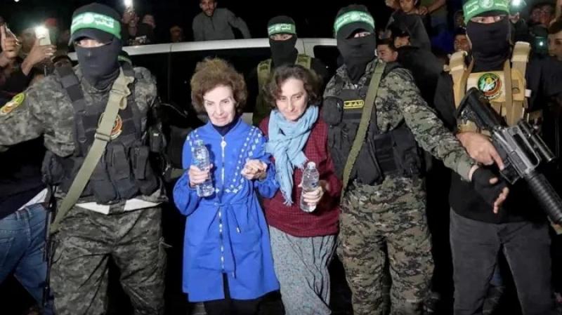 هيئة البث الإسرائيلية: حماس ترفض تقديم قائمة المحتجزين الأحياء والأموات الذين سيفرج عنهم في المرحلة الأولى