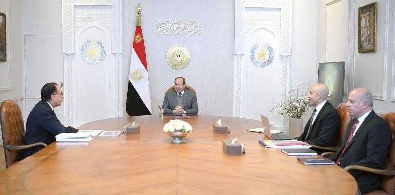 الرئيس السيسي يوجه بمواصلة العمل على الارتقاء بالمنظومة التعليمية خلال لقائه رئيس الوزراء ووزير التعليم