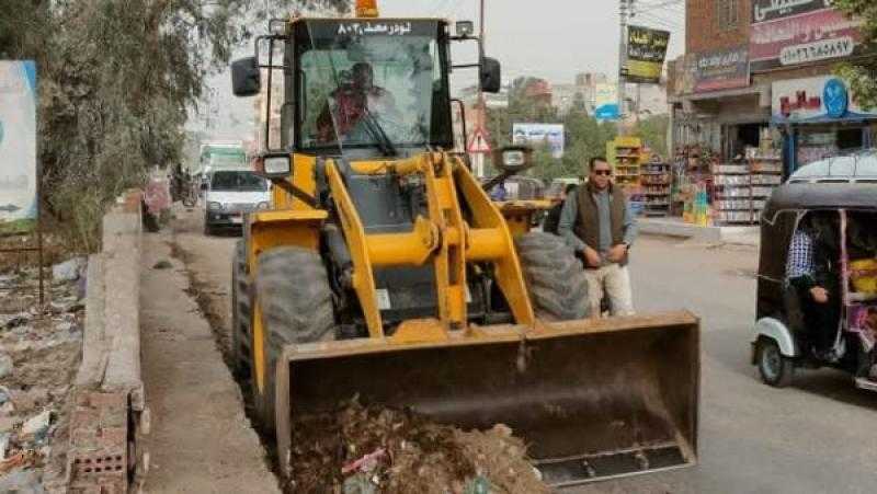 مسح وتمهيد طريق «إبشان - الكراكات» ضمن خطة رفع كفاءة الطرق بكفر الشيخ