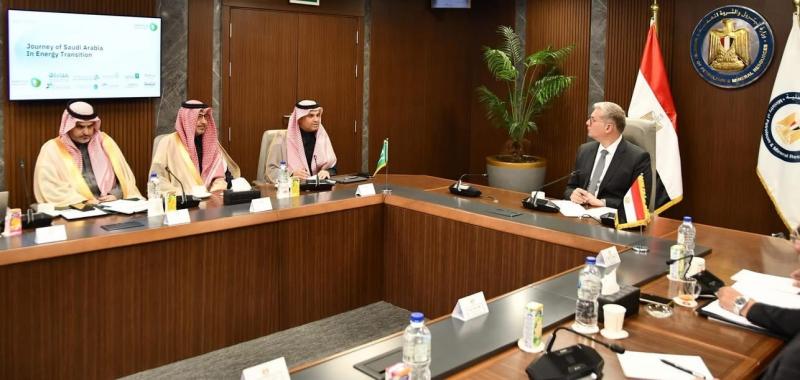 وزير البترول يبحث اطلاق تعاون استراتيجي وتكامل بين مصر والسعودية في مجال كفاءة استهلاك الطاقة