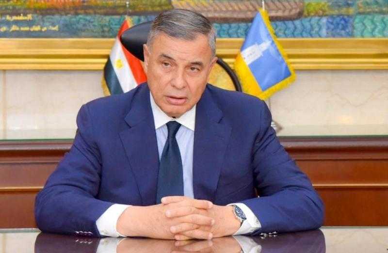 محافظ الإسكندرية يوجه بتسريع أعمال رصف الطرق في 7 أحياء
