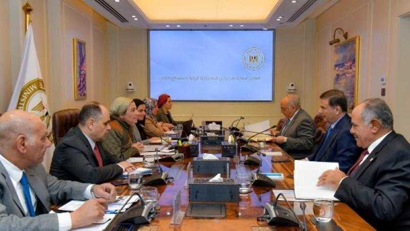 الزراعة: تشجيع مشروعات استخدام الطاقة الشمسية في استخراج مياه الآبار