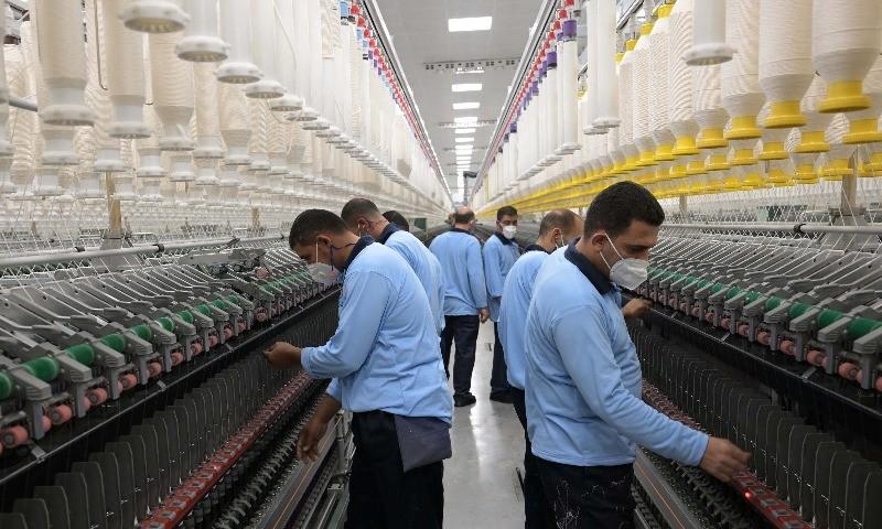 رئيس الوزراء يتابع الموقف التنفيذي للمشروع القومي لتطوير صناعة الغزل والنسيج