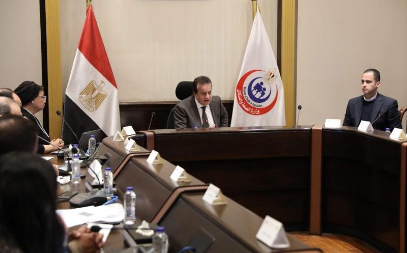 وزير الصحة يبحث وضع حلول عاجلة لزيادة القوى البشرية في تخصص طبيب الأسرة والرعاية بمراكز الرعاية الصحية الأولية