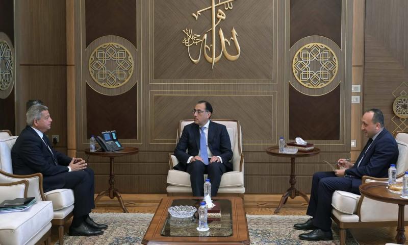 بالتفاصيل.. اجتماع رئيس الوزراء مع رئيس مجلس الأمناء.. تنسيق الجهود بين الحكومة والتحالف الوطني التنموي.. الاستعداد لتقديم المساعدات الغذائية ودعم الأسر المحتاجة خلال فترة الشتاء