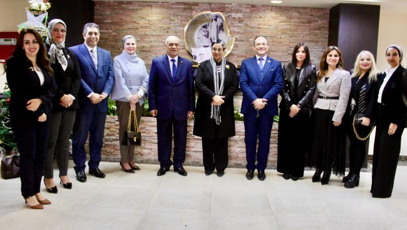 رئيس هيئة النيابة الإدارية يلتقي برئيسة المجلس القومي للمرأة