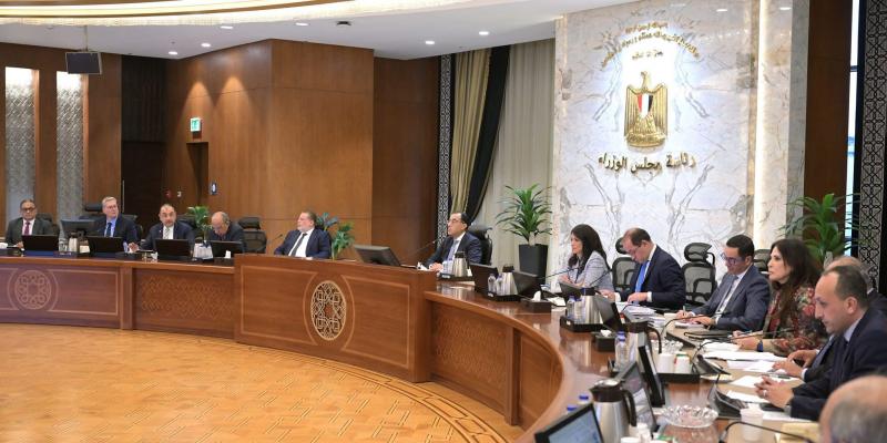 توجيهات رئاسية للحكومة بالإسراع في تنفيذ إجراءات طرح الشركات الأربع التابعة للقوات المسلحة