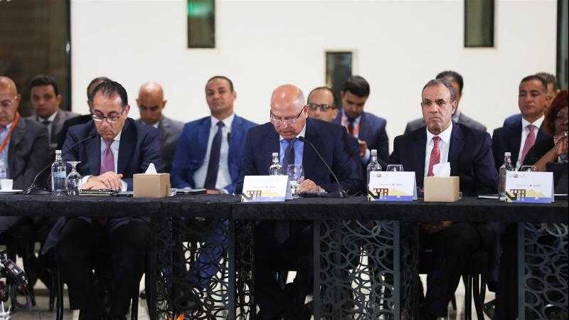 كامل الوزير يكشف عن سؤال يوجهه له الرئيس السيسي يوميا