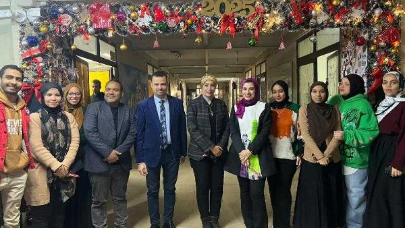 رئيس جامعة الأقصر تفتتح معرض ”عام سعيد” لطلاب الفنون الجميلة
