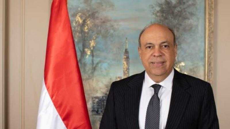 وزير الطيران يناقش خطة التعامل مع كثافة التشغيل في احتفالات رأس السنة وعيد الميلاد