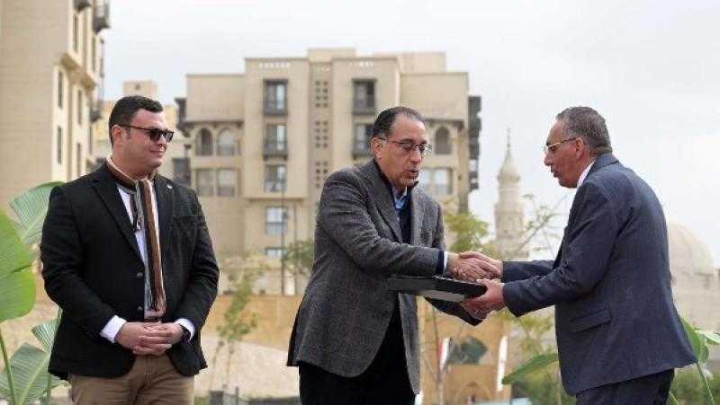 وزير الإسكان: مشروع أرابيسك أول كمبوند جاهز للانتقال في الفسطاط الجديدة| صور