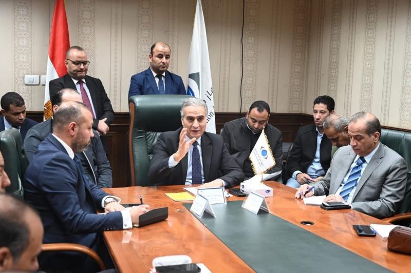 رئيس جهاز حماية المستهلك يبحث مع كُبري السلاسل التجارية مدي وفرة وإتاحة السلع بالأسواق ويوجه بثبات أسعار السلع الغذائية مع قرب حلول شهر مضان المُعظم