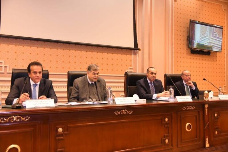 وزير الصحة يؤكد حرص الحكومة على حقوق الفريق الطبي ومتلقي الخدمة