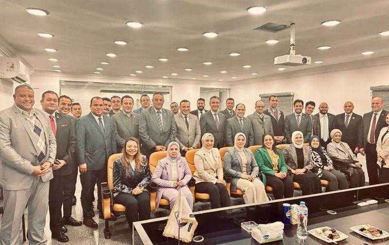 وزير التموين يلتقي تنسيقية شباب الأحزاب والسياسيين لتعزيز التواصل ورفع الوعي حول برامج الوزارة