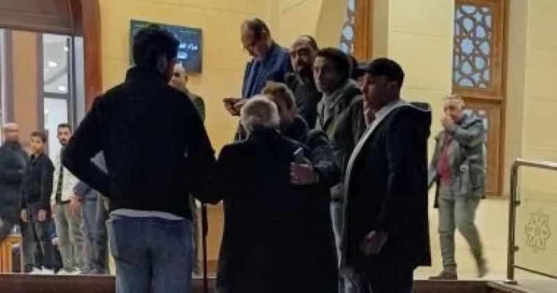 هانى شنودة وخالد عجاج وكاريكا وحكيم فى عزاء أحمد عدوية بمسجد المشير