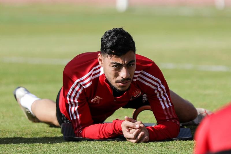 شوبير يكشف طلبات أكرم توفيق للتجديد .. ورد فعل الأهلي