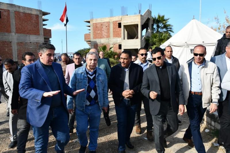 وزير الشباب والرياضة ومحافظ مطروح يتفقدان مركز تدريب الكشافة البحرية