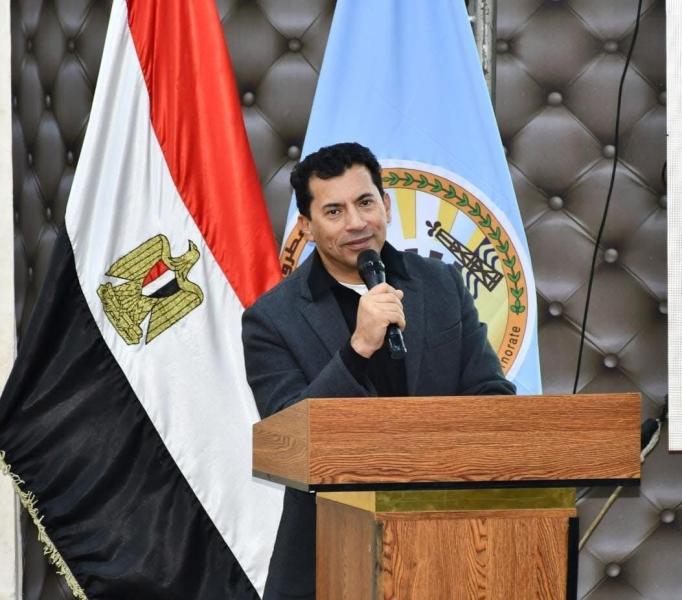 د. أشرف صبحي: ٢١١ مليون جنيه حجم الإنشاءات الشبابية والرياضية بمحافظة مطروح من الخطة الاستثمارية