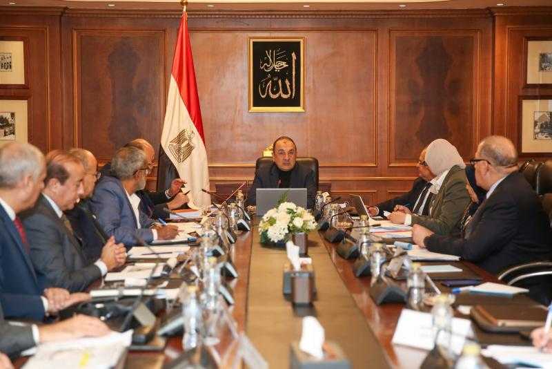 تفاصيل زيارة وزير قطاع الأعمال العام لشركتى ”إيجوث” و”ECH”