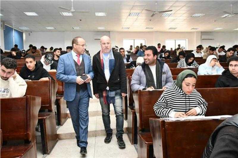 44734 طالبا يؤدون امتحانات الفصل الدراسي الأول بجامعة قناة السويس