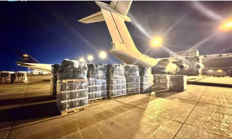 مغادرة الطائرة الإغاثية السعودية الخامسة لمساعدة الشعب السوري