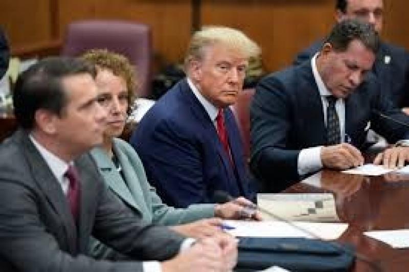 قبل 10 أيام من تنصيبه رئيسا.. النطق بالحكم على ترامب فى قضية رشوة 10 يناير