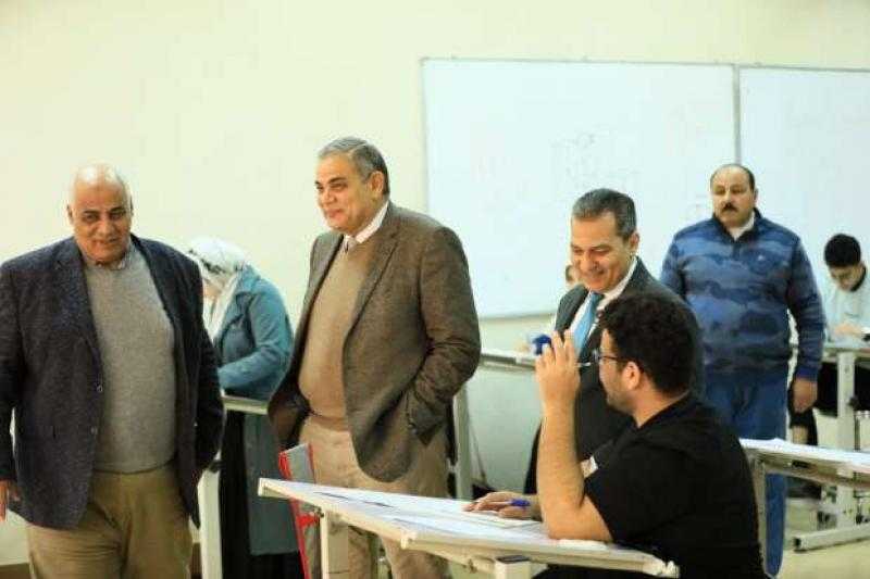 رئيس جامعة كفر الشيخ: تصحيح امتحانات الفصل الأول لسرعة إعلان النتائج