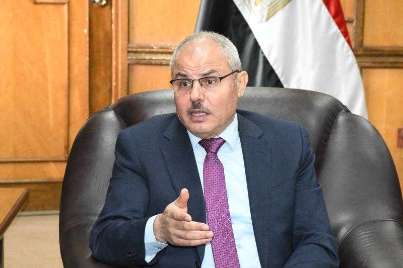 رئيس جامعة قناة السويس يؤكد أهمية الإسراع في رصد وإعلان نتائج الفصل الدراسي الأول