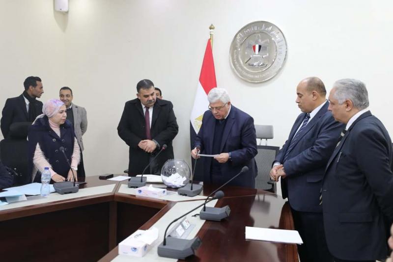 وزير التعليم العالي يعلن أسماء 50 فائزًا بقرعة الحج 2025
