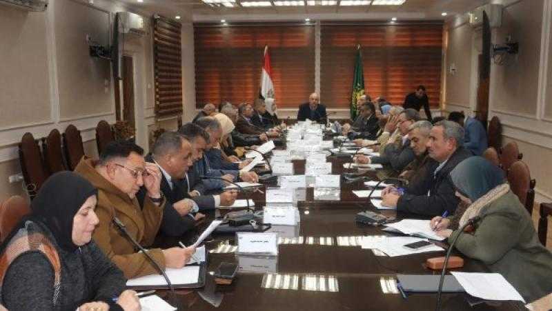 محافظ القليوبية يوجه بالارتقاء بمنظومة النظافة والعمل على تجميل الشوارع