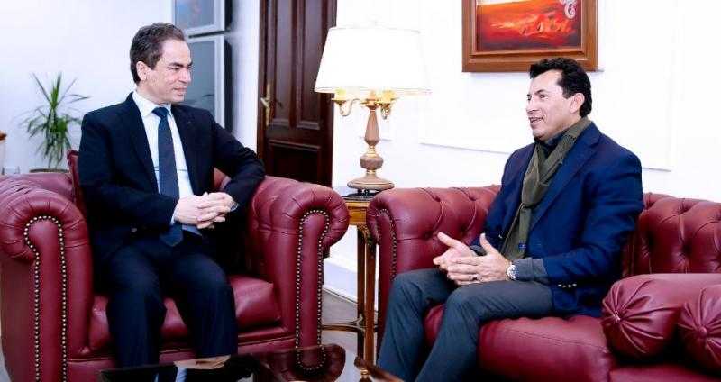 لبحث سبل التعاون المشترك.. رئيس الهيئة الوطنية الإعلام يستقبل وزير الشباب والرياضة