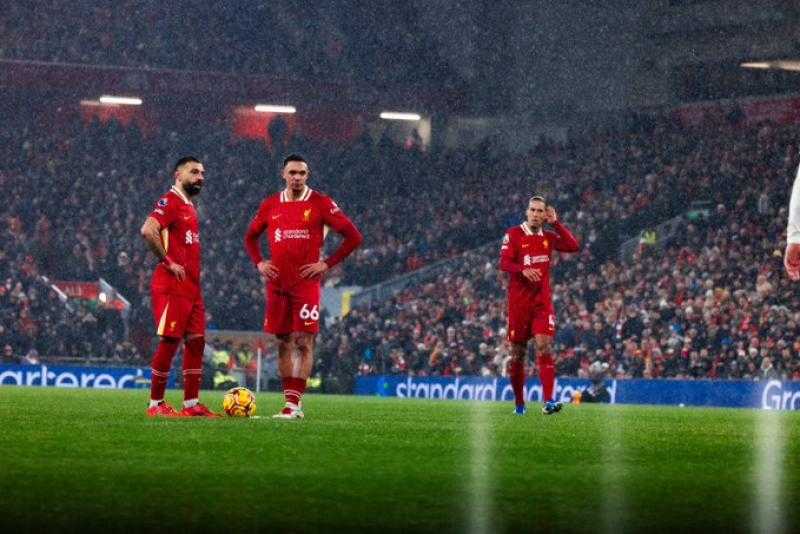 بصورة مع فان دايك وأرنولد.. محمد صلاح يوجه رسالة غامضة لإدارة ليفربول