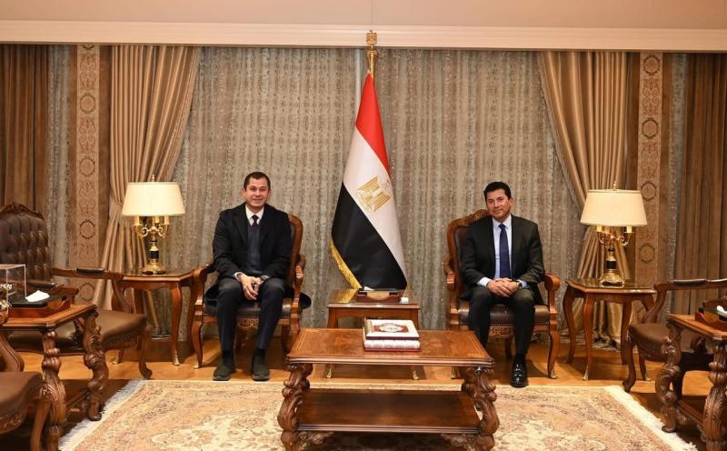 وزير الشباب والرياضة وصندوق تحيا مصر يناقشان تنظيم فاعليات دعم أهالي مدينة الأسمرات بأسبوع الخير