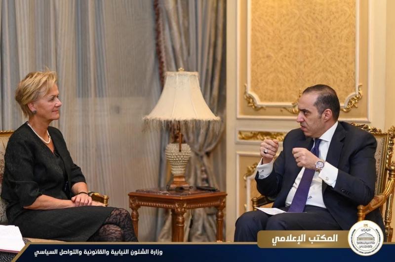 وزير الشئون النيابية والقانونية والتواصل السياسي يستقبل سفيرة الاتحاد الأوروبي