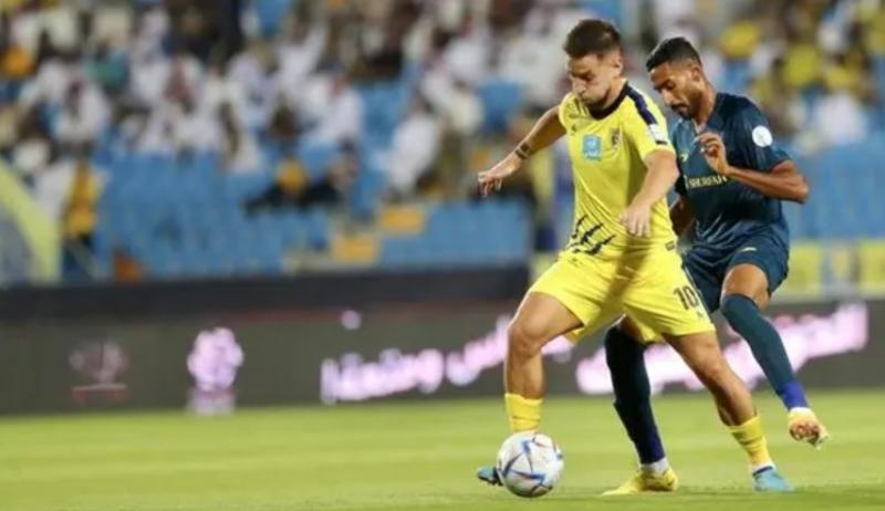 العربي يهزم النصر بثلاثية ويواصل مطاردة الصدارة في الدوري الكويتي