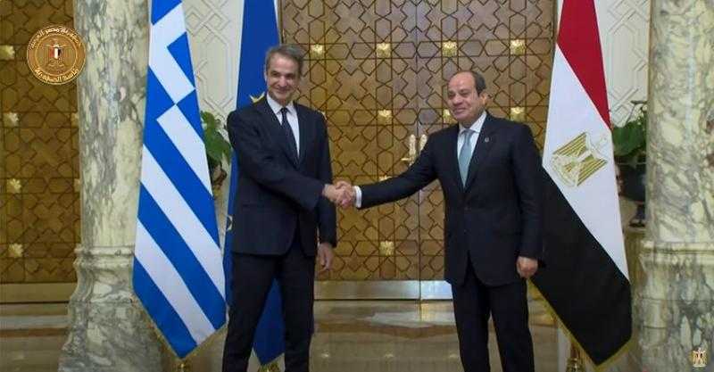 الرئيس السيسي ورئيس وزراء اليونان يؤكدان ضرورة تكثيف التعاون الاقتصادي والعمل على تنفيذ مشروع الربط الكهربائي