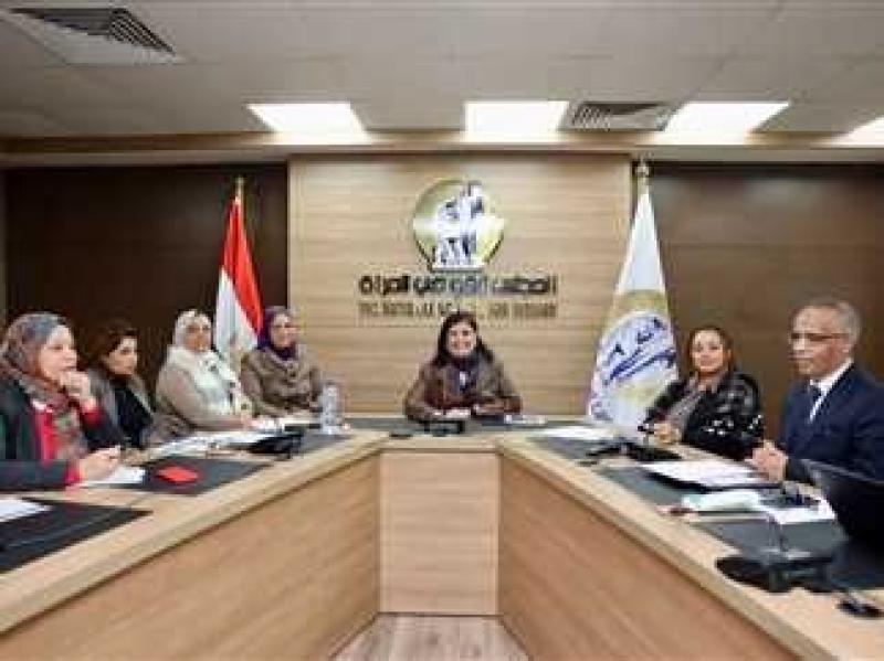 «الزوجة غير ملزمة بدفع راتبها للزوج».. حملة توعوية من «القومي للمرأة» تثير الجدل