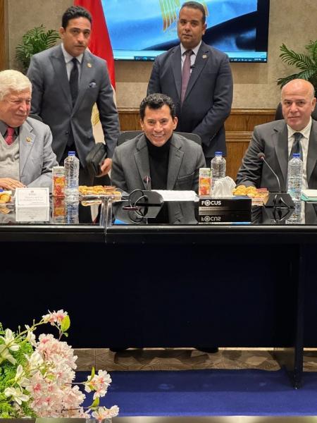 وزير الشباب والرياضة يشهد المائدة المستديرة الرابعة للبرنامج القومي لمواجهة الشائعات ”تصدوا معنا”