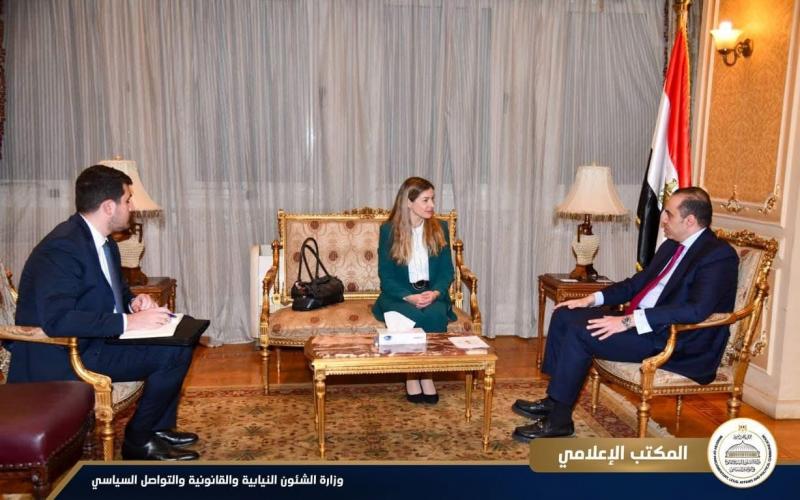 وزير الشئون النيابية والقانونية يستقبل عضو البرلمان الأوروبي