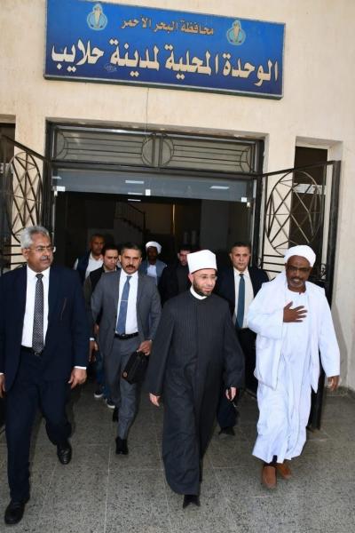 وزير الأوقاف يلتقي قيادات الدعوة وشيوخ القبائل بحلايب وشلاتين