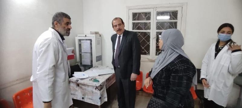 نائب وزير الصحة يتابع ميدانيا الخدمات الصحية للمواطنين بمنطقة المعادي الطبية في محافظة القاهرة