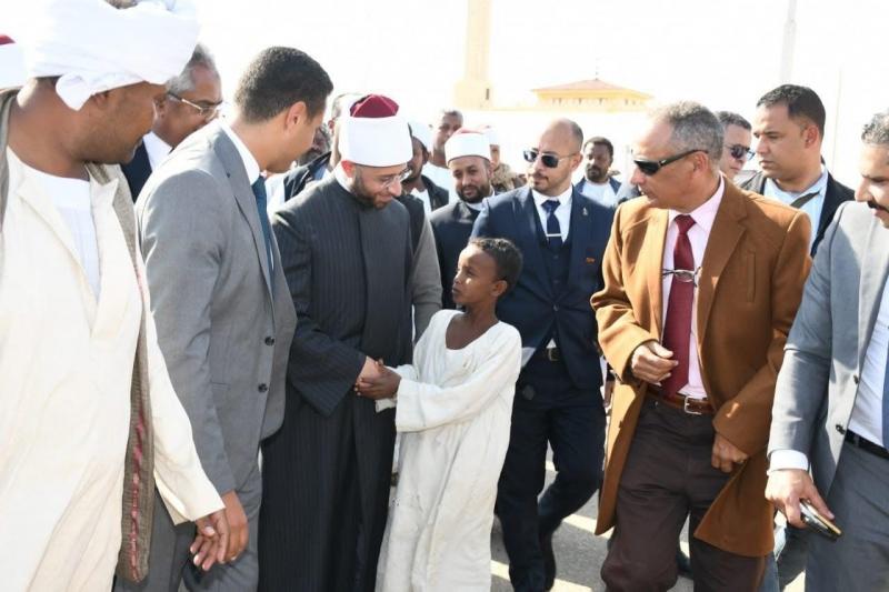 ضمن فعاليات مبادرة عودة الكتاتيب: وزير الأوقاف يشهد أداء الاطفال والناشئة من أطفال حلايب لمراسم حفظهم للقران الكريم