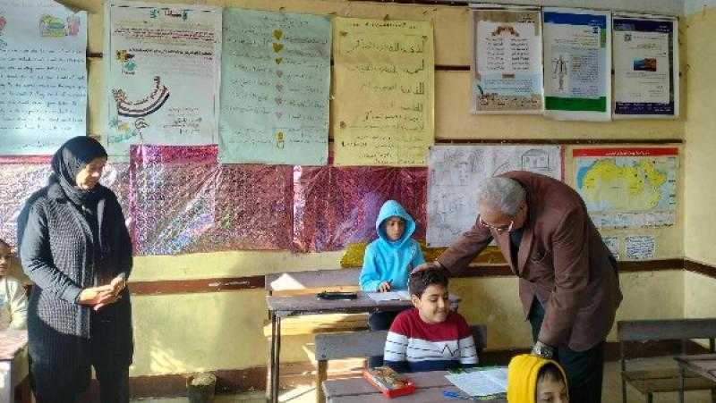 مدير تعليم القليوبية يتفقد لجان امتحانات النقل بمدارس بنها