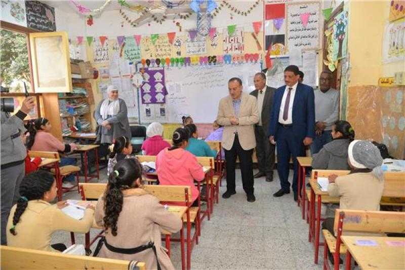 محافظ أسيوط يوجه بالتعامل الفوري مع أي حالات مرضية خلال امتحانات صفوف النقل