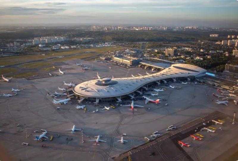 روسيا تفرض قيودا مؤقتة على عدة مطارات بالبلاد