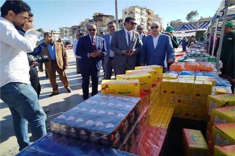 بتخفيضات تصل لـ30%.. افتتاح منفذين لسوق اليوم الواحد في الأقصر
