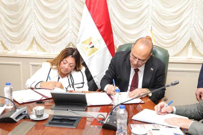 وزير العمل والمجلس القومي للإعاقة يوقعان بروتوكول تعاون فى دمج ذوي الهمم بسوق العمل
