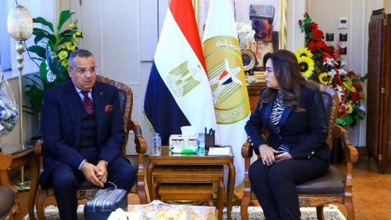 وزيرة التنمية المحلية تبحث مع محافظ جنوب سيناء استعدادات استضافة مهرجان الهجن